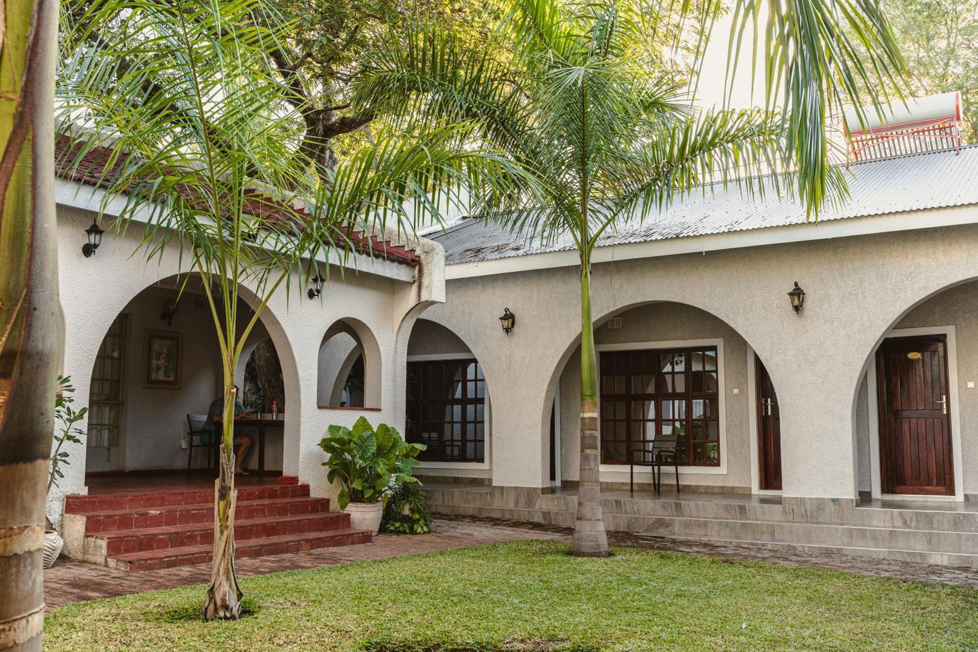 شلالات فيكتوريا Jacaranda Lodge المظهر الخارجي الصورة