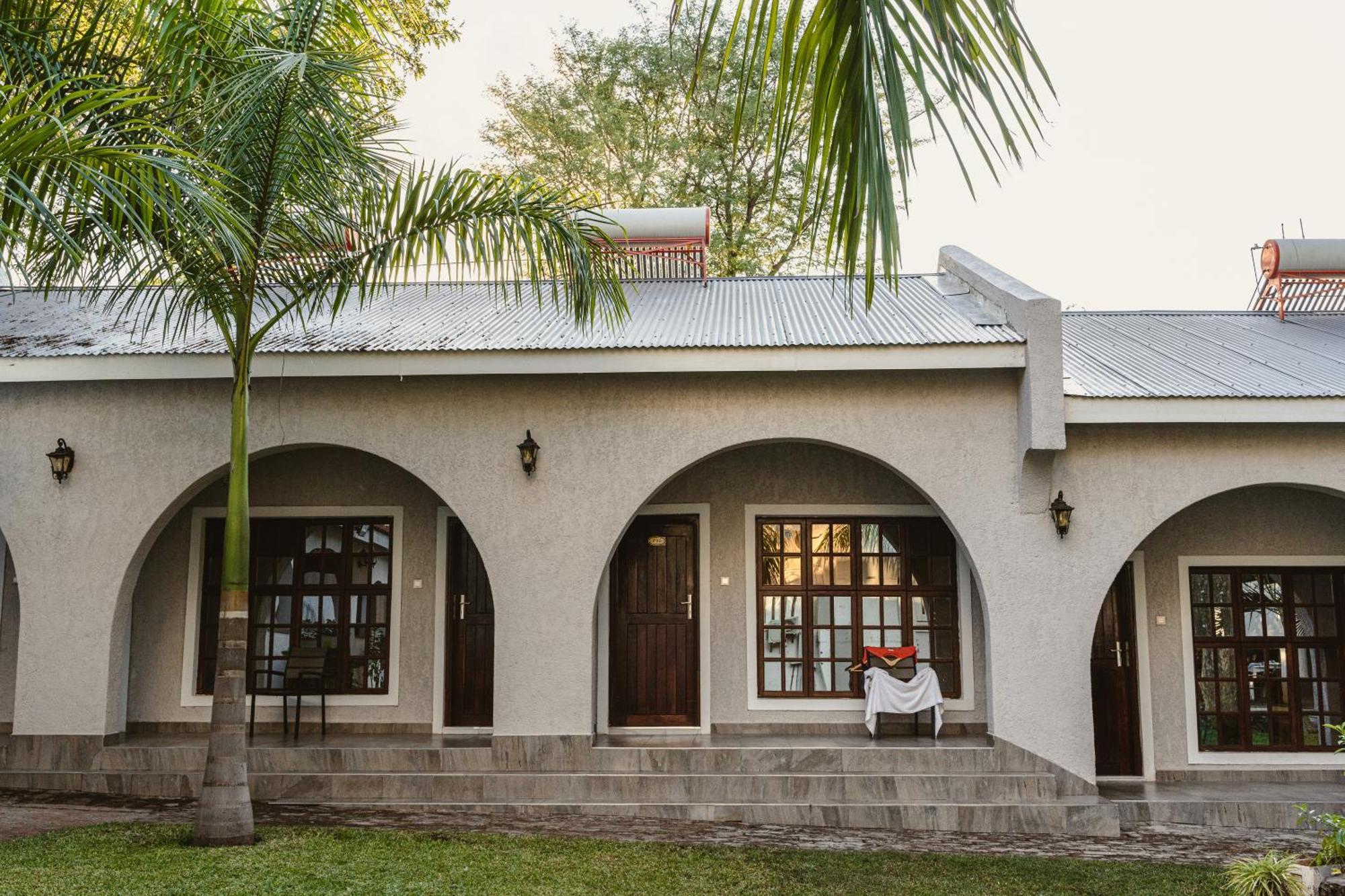 شلالات فيكتوريا Jacaranda Lodge المظهر الخارجي الصورة